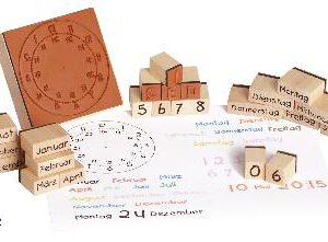 Holzstempel Kalender Uhrzeit, Datum, Wochentage und Monate - Kisus e.K. - Kinder, Spiel und Spaß - großhandel für spielwaren, edukativ