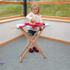 Bügelbrett mit Bügeleisen und Bezug Für glatte Puppenwäsche - Kisus e.K. - Kinder, Spiel und Spaß - kindergarten, kita, rollenspiel