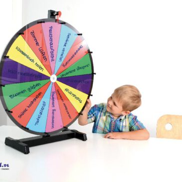 Glücksrad 60 cm farbig inkl. Schwamm & Whiteboardmarker Entscheider für Aufgaben und Übungen ... Das Glücksrad ist im Unterricht vielfältig einsetzbar: für die zufällige Verteilung von Klassenämtern, Übungen im Sportunterricht, Wörter für den Deutschunterricht oder zum Stellen von Rechenaufgaben. - Kisus e.K. - Kinder, Spiel und spaß