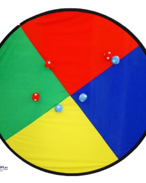 Megawurfscheibe Riesenzielscheibe im handlichen Trageformat ... Durch den Popup-Mechanismus ploppt die 40 cm gefaltete, samtweiche Textilscheibe auf sensationelle 150 cm auf. Die 6 mitgelieferten Bälle haften durch Klettpunkte auf der 4-farbigen Scheibe und lässt jedes Wurfspiel zum Höhepunkt jeder Sportveranstaltung werden. - Kisus e.K. - Kinder, Spiel und Spaß - Schule, Kindergarten