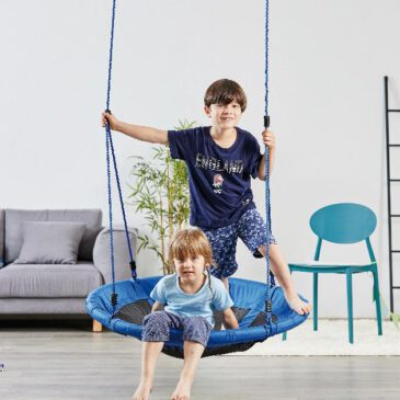 Nestschaukel 100 cm Auch drinnen einfach mal abhängen ... und gemütlich schaukeln In der komfortablen Nestschaukel haben bis zu zwei Kinder Platz zum Sitzen, Schaukeln und Spielen. Tipp: Mit Kissen oder Decke wird der neue Lieblingsplatz noch bequemer.