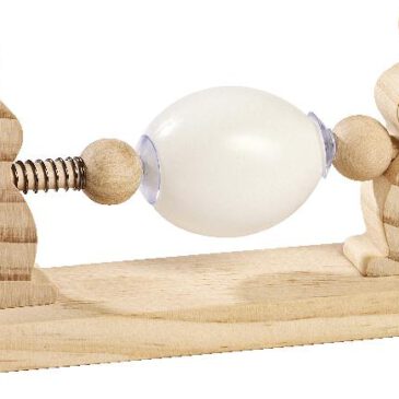 Ostereiermalmaschine Bunte Eier - saubere Finger ... Damit vor Ostern auch beim Eier-Bemalen alles rund läuft, halten diese zwei Hasen die zerbrechlichen Schalen mit sanften Pfoten fest.
