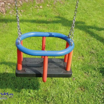 Kleinkind-Schaukelsitz Für kleine Schaukelfans ... die hoch hinaus wollen und ringsum noch etwas Halt brauchen bieten wir diesen Kleinkindschaukelsitz.