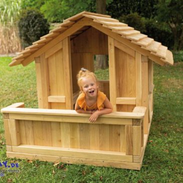 Spielhaus Robinchen mit Terrasse Das gehört in jeden "Kinder-Garten" ... Ein Spielhaus bietet den Kindern viele Möglichkeiten sich zu entwickeln: vom Rollenspiel, als Kinder-Theater und es ist auch ein Rückzugsort, wo die Kinder ungestört spielen können.
