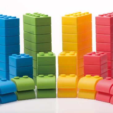Q-Blocks 64-tlg. Q-Blocks bestehen aus einem hochqualitativen, speziellen Softmaterial ... Die leichtgewichtigen Bausteine bieten sicheres und geräuscharmes Spielen.