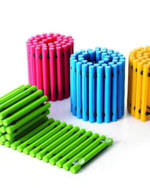 Sprossenmatten, 4er Set Laufen und Krabbeln ... für ein taktiles Erlebnis sorgen die aneinandergereihten Sticks aus hochwertigem Kunststoff in 4 ansprechenden Farben! Die sensorischen Berührungen beim Laufen und Krabbeln auf den Sprossenmatten zielen darauf ab, das neuronale System zu aktivieren und die Entwicklung der Berührungssinne zu unterstützen!