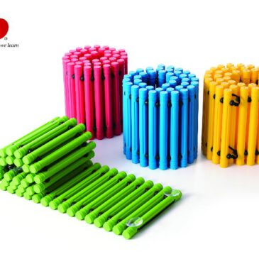 Sprossenmatten, 4er Set Laufen und Krabbeln ... für ein taktiles Erlebnis sorgen die aneinandergereihten Sticks aus hochwertigem Kunststoff in 4 ansprechenden Farben! Die sensorischen Berührungen beim Laufen und Krabbeln auf den Sprossenmatten zielen darauf ab, das neuronale System zu aktivieren und die Entwicklung der Berührungssinne zu unterstützen!