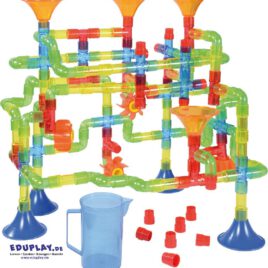 Wasserbahn-Set transparent 151 Teile Wasserspiele für drinnen ... Hier sind die Kreativität und die Fingerfertigkeit kleiner Bauingenieure gefragt: Aus Rohren, verschiedenen Verbindern, Stöpseln, Füßen, Wasserrädern und Einfülltrichtern können sie gemeinsam ihren Traum vom eigenen Wasserlabyrinth verwirklichen. Wie bauen sie eine stabile Basis? Welche Wege soll das Wasser gehen? Und wie können möglichst alle Teile zum großen Ganzen kombiniert werden? Eine gelungene Konstruktion schafft Erfolgserlebnisse - und der Spielspaß mit Wasser ist garantiert. Ganz nebenbei werden räumliches Vorstellungsvermögen, Sozialverhalten, Kommunikation und feinmotorische Fähigkeiten geschult. Kisus e.K. - Kinder, Spiel und Spaß - FAch-Großhandel für Kindergartenbedarf, Spielwaren und Bastelbedarf