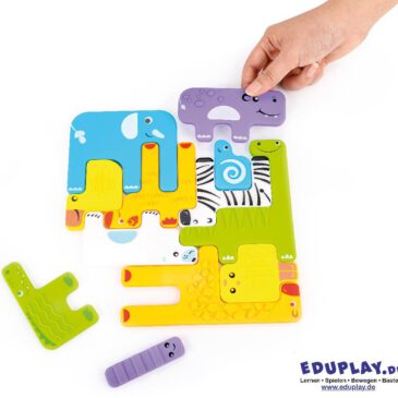 Sensorik Puzzle Tiere 12er Set Puzzle für die Sinne Mit diesen zwölf lustigen Tierchen wird das Spielen und Puzzlen ein handschmeichelndes Erlebnis. Hübsch bedruckt, in bunten Farben, verschiedenen Formen und mit variierenden Oberflächen-Strukturen lassen sich die flexiblen Teile zu immer wieder neuen Tierarrangements zusammenfügen. Auf der Rückseite ist der Name des Tieres (englisch) erhaben zu fühlen. - Kisus e.K. - Kinder, Spiel und Spaß - Fachgroßhandel für Kindergartenausstattung, Spielwaren und Bastelbedarf