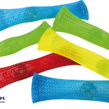 Murmel im Säckchen 6er Set Hilft unruhigen Kids Dieses "Fidget Toy" passt in jede Hosentasche und ist immer griffbereit, wenn kleine Zappelphilipps etwas zwischen ihren Fingern brauchen, das sie beruhigt. Die Murmeln im Säckchen lassen sich mit zwei oder mehr Fingern hin und her schieben, gegen das Gewebe drücken, das Säckchen ist faltbar oder drehbar wie ein Bonbon. Die Murmeln im Säckchen können bei Nervosität helfen und sind ein guter Ersatz fürs Kauen an den Fingernägeln. - Kisus e.K. - Kinder, Spiel und Spaß - Großhandel für Kindergartenausstattung, Spielwaren und Bastelbedarf