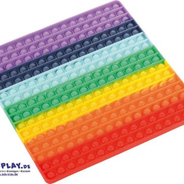Motorik-Drück-Brett Regenbogen 30 cm Kinderleicht die motorischen Fähigkeiten fördern ... Die Bubbles in Regenbogenfarben zum Ploppen zu bringen ist nicht nur lustig für Kinder: Sie konzentrieren sich gerne auf das entspannende Spiel und entwickeln zugleich ihre Fingermotorik. Das Board kann mit Wasser und Spülmittel gereinigt werden. Kisus e.K. - Kinder, Spiel und Spaß - Fachgroßhandel für Kindergartenausstattung, Spielwaren und Bastelbedarf