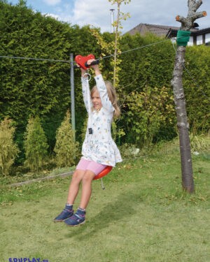 Seil-Rutsche 30 Meter Ein neues Abenteuer für den Garten Bis zu 30 Meter können Kinder auf der Seilrutsche durch den Garten sausen. Kisus e.K . Kinder, Spiel und Spaß - Fachgroßhandel für Kindergartenausstattung, Spielwaren und Bastelbedarf