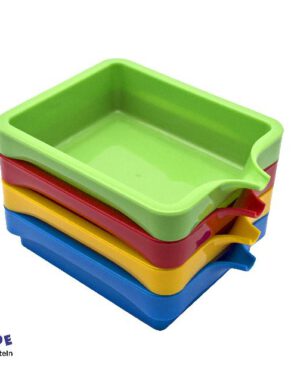 Farbspar-Schalen 4er Set 4 farbenfrohe Kunststoffschalen mit Ausgießer ... Fülle Farbe oder andere Bastelmaterialien in die Schalen, um sie zu verwenden, und lege die nicht verwendete Farbe und die Materialien anschließend wieder in ihre Behälter zurück, um Verschwendung zu vermeiden. Ideal für Farbe, aber auch für andere Bastelmaterialien wie Sand, Glitter, Pailletten und Perlen. Stabil und abwaschbar.