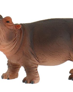 Nilpferd Spielfigur Die Nilpferde werden auch Flusspferde genannt ... Am liebsten liegt das Flusspferd tagsüber im flachen Wasser und sonnt sich. Dabei taucht es so weit ein, dass gerade noch Ohren, Augen und Nasenlöcher herausragen. Flusspferde haben einen großen, plumpen Körper und kurze Beine. Sie sind meistens im Wasser. Weil sie so schwer sind, versinken sie und können auf dem Grund laufen. Sie können dann ihre Nasenlöcher mit einem besonderen Muskel schließen. Den Atem halten sie dabei bis zu fünf Minuten lang an. Die Nilpferde sind reine Pflanzenfresser. Um genügend Nahrung zu bekommen, grasen sie jede Nacht 5-6 Stunden. Die PVC-freie Spielfigur ist naturgetreu von Hand bemalt.