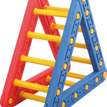 Kletter Triangel Klettern, krabbeln, balancieren ... Aus drei einzeln Elementen kann ein immer wieder neuer Parcours gestaltet werden, um Kinder ganzheitlich in ihrer motorischen Entwicklung zu fördern. Mittels Brücke lassen sich Balancierrad und Klettertriangel bzw. gleiche Teile über die Sprossen fest verbinden.