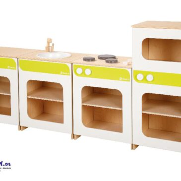 Kinderküche Stundenlanger Spielspaß für kleine Köche ... In der Küche wird schnell klar, wer welche Rolle spielt - dabei entwickeln Kinder ihre sozialen Verhaltensweisen und ihren Wortschatz weiter. Spülmaschine, Waschbecken, Herd und Kühlschrank können in beliebiger Kombination aufgestellt werden. Durch die offenen Türen sind Geschirr & Co. schnell griffbereit und niemand klemmt sich die Finger ein. Wasserhahn und Knopfe lassen sich drehen. Der offene Sockelbereich bietet Platz für die Füße und erleichtert die Reinigung unter den Möbeln. - Kisus e.K. - Kinder, Spiel und Spaß - Großhandel für Kinderkrippe und KITA