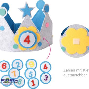Geburtstagskrone blau Passend für jedes Geburtstagskind ... Die Krone - farblich passend für Mädels und Jungs - lässt leicht erkennen, wer heute seinen Ehrentag hat und welches Jahr gefeiert wird. Mittels Klett sind die Zahlen von 0-9 austauschbar. Die Weite der Krone ist rückseitig verstellbar und lässt sich jeder Kopfgröße anpassen
