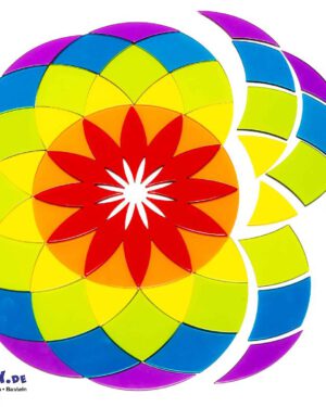 Acryl Form großes Mandala Vielseitige Spiel- und Lernmöglichkeiten ... Die transparenten Acrylformen in bunten Farben lassen sich ideal auf einem Lichttisch verwenden und begeistern durch ihre leuchtende Farbwirkung. Kinder können mit den Teilen kreative Mandalas und farbenfrohe Muster gestalten oder fantasievolle Blumen legen. Dabei entwickeln sie spielerisch ein Verständnis für Formen und Farben, trainieren ihre Konzentration und fördern ihre Kreativität. Durch das freie Kombinieren der Blumen und das Anordnen der geometrischen Formen lernen Kinder, Muster und Strukturen zu erkennen und nachzubilden. Die Acrylformen können auch ohne Lichttisch genutzt werden, sei es als Schablone für Zeichnungen oder als faszinierende Farb-Brille zum Entdecken der Welt in bunten Tönen. 60 Teile.