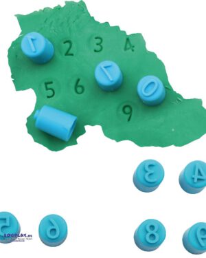 Fingerstempel Zahlen 0-9 Worte und Zahlen stempeln ... Die Fingerstempel sind ein tolles Werkzeug für Kinder, um spielerisch erste Schritte in der Schrift- und Zahlenwelt zu machen und sich dann langsam zu steigern: dass der Buchstabe richtig herum steht, die Motive gleichmäßig tief in die Modelliermasse eingedrückt werden, auf einer Schriftlinie stehen und die Abstände zwischen Buchstaben und Wörtern ausgeglichen sind. Die Buchstabenstempel sind prima für kreative Projekte wie Namensschilder. Die Stempel haben verschiedene Farben - so lassen sich Zahlen, Klein- und Großbuchstaben leicht erkennen und sortieren.