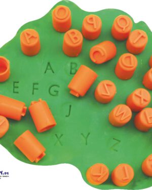 Fingerstempel ABC Großbuchstaben Worte und Zahlen stempeln ... Die Fingerstempel sind ein tolles Werkzeug für Kinder, um spielerisch erste Schritte in der Schrift- und Zahlenwelt zu machen und sich dann langsam zu steigern: dass der Buchstabe richtig herum steht, die Motive gleichmäßig tief in die Modelliermasse eingedrückt werden, auf einer Schriftlinie stehen und die Abstände zwischen Buchstaben und Wörtern ausgeglichen sind. Die Buchstabenstempel sind prima für kreative Projekte wie Namensschilder. Die Stempel haben verschiedene Farben - so lassen sich Zahlen, Klein- und Großbuchstaben leicht erkennen und sortieren.